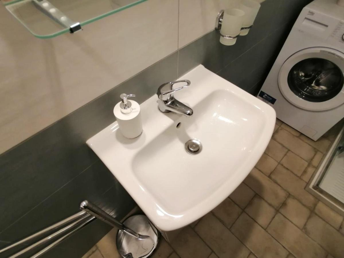 Il Vicoletto Sul Castello Appartement Napels Buitenkant foto