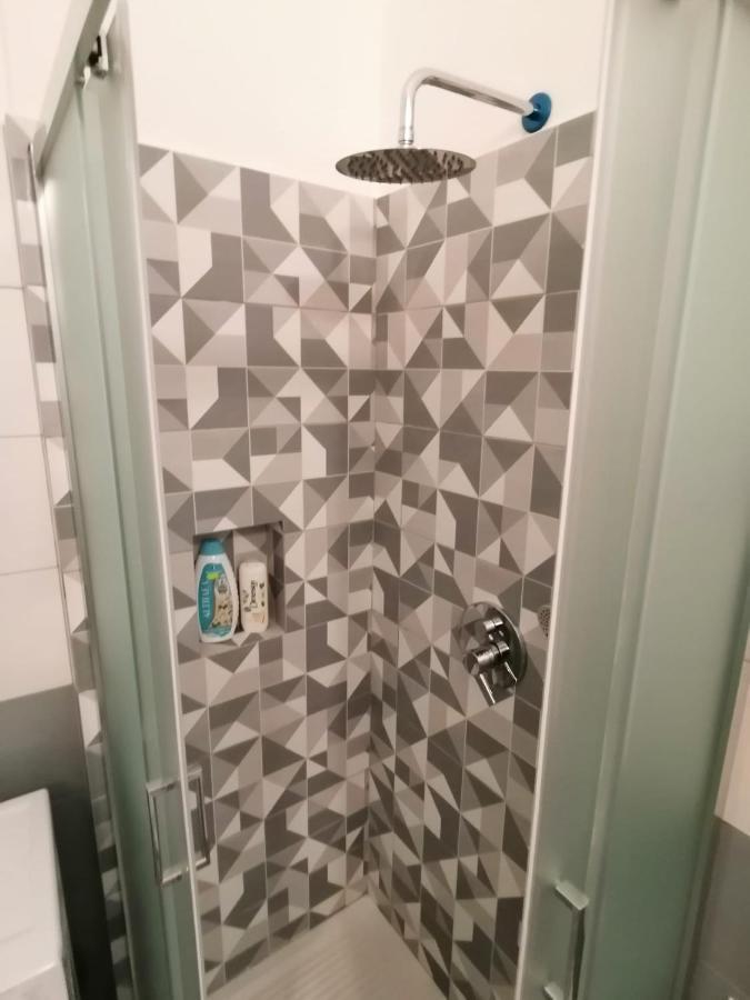 Il Vicoletto Sul Castello Appartement Napels Buitenkant foto