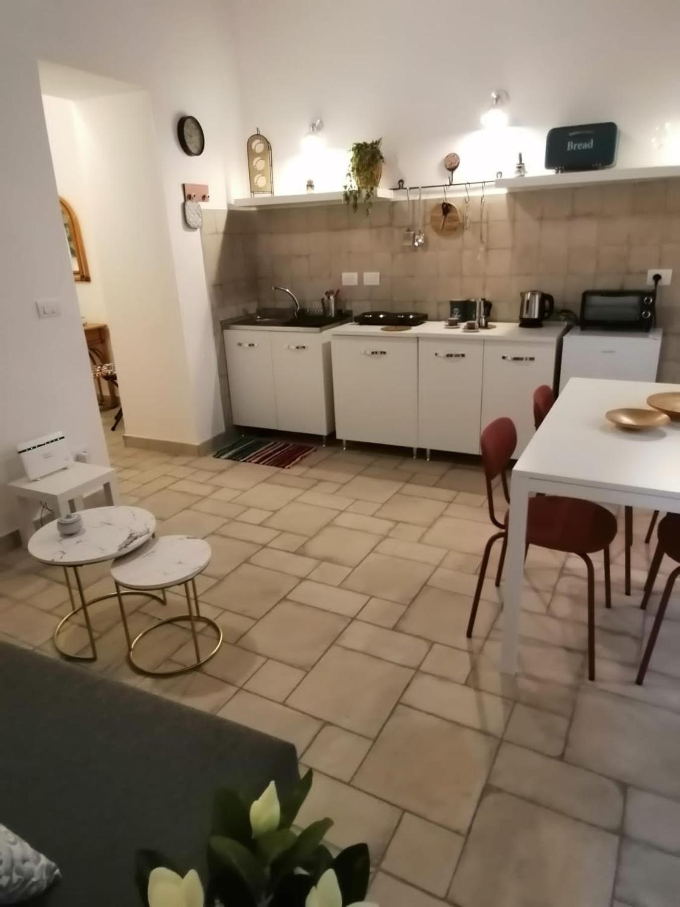 Il Vicoletto Sul Castello Appartement Napels Buitenkant foto
