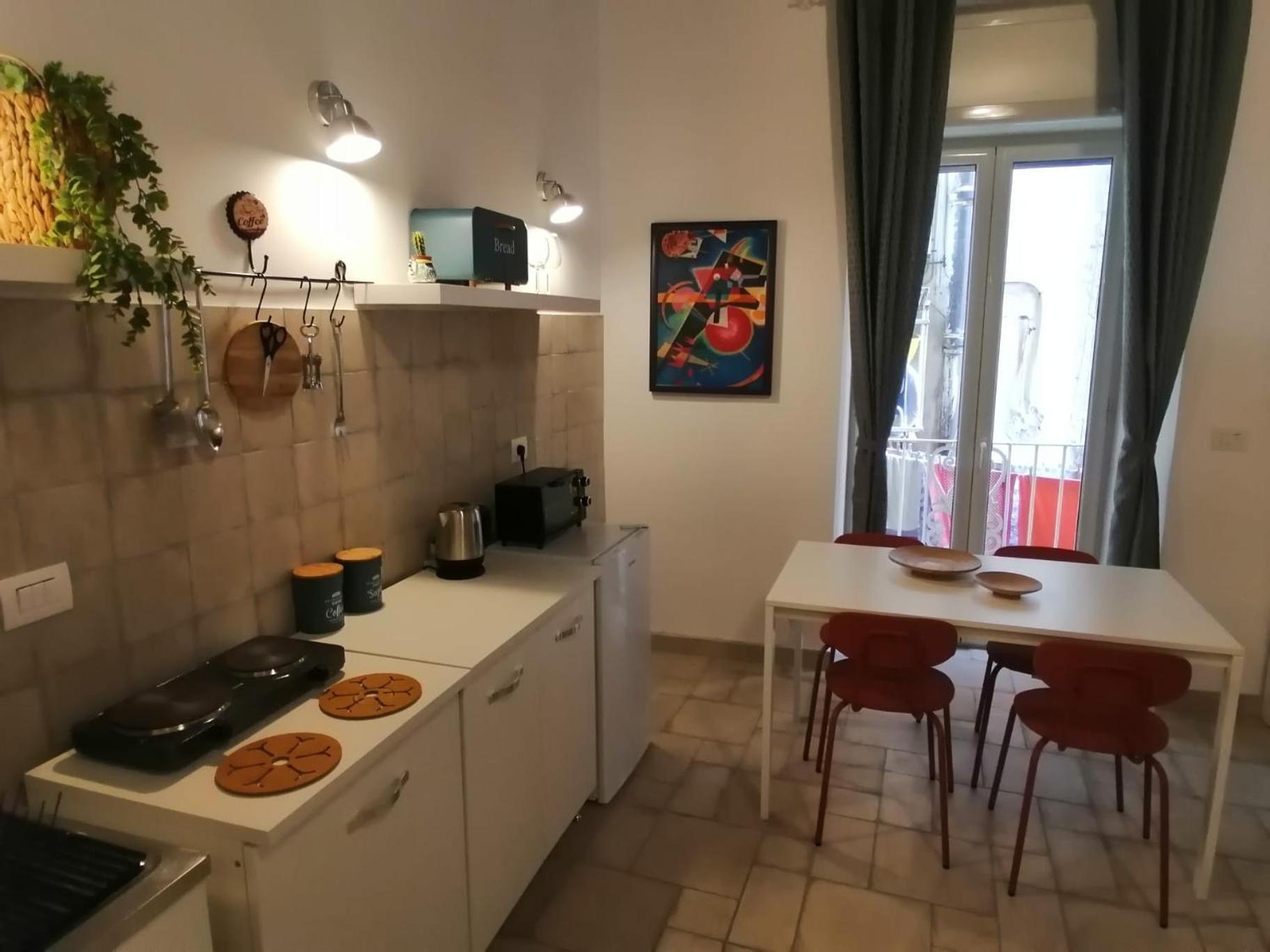 Il Vicoletto Sul Castello Appartement Napels Buitenkant foto