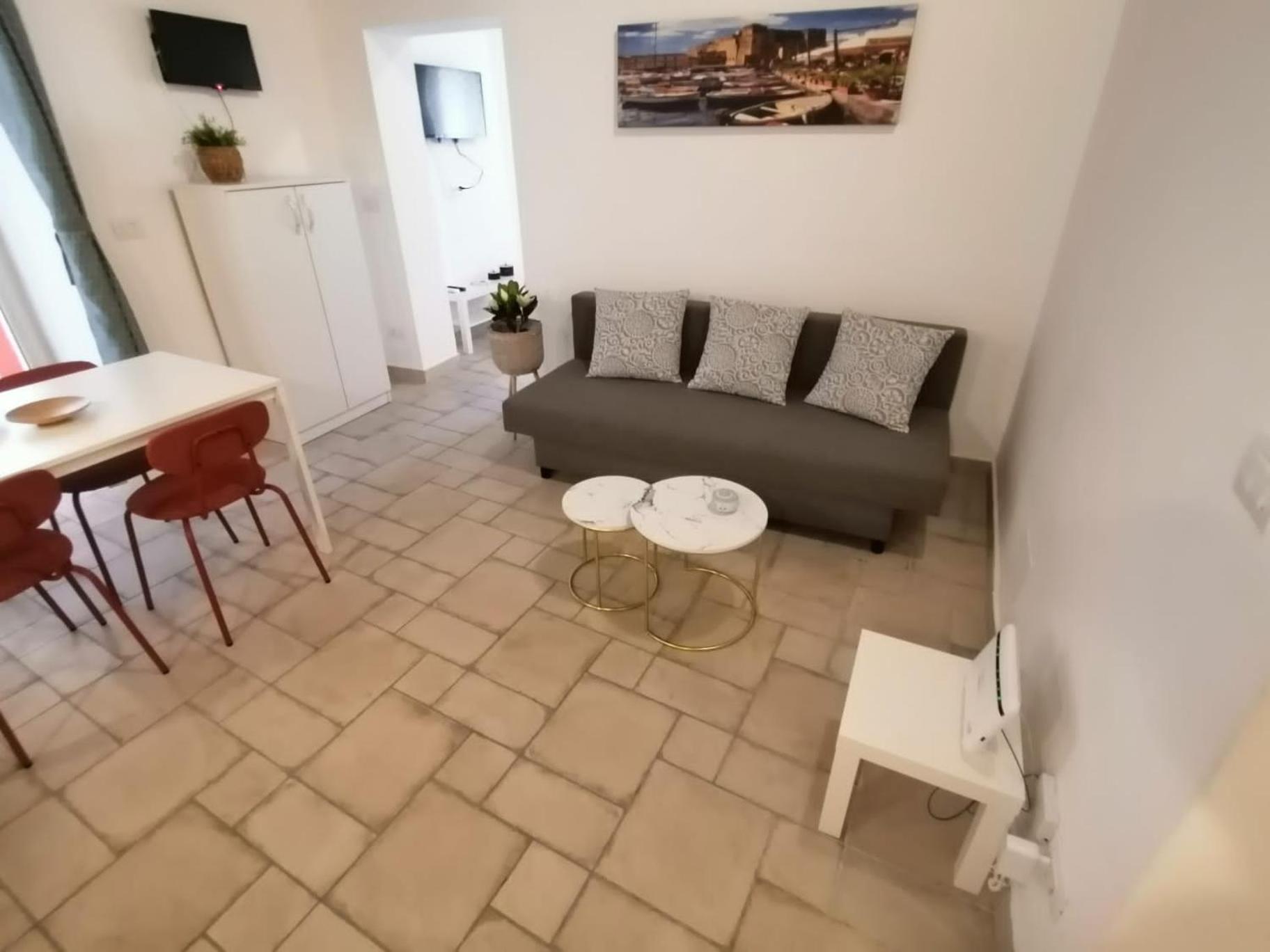 Il Vicoletto Sul Castello Appartement Napels Buitenkant foto