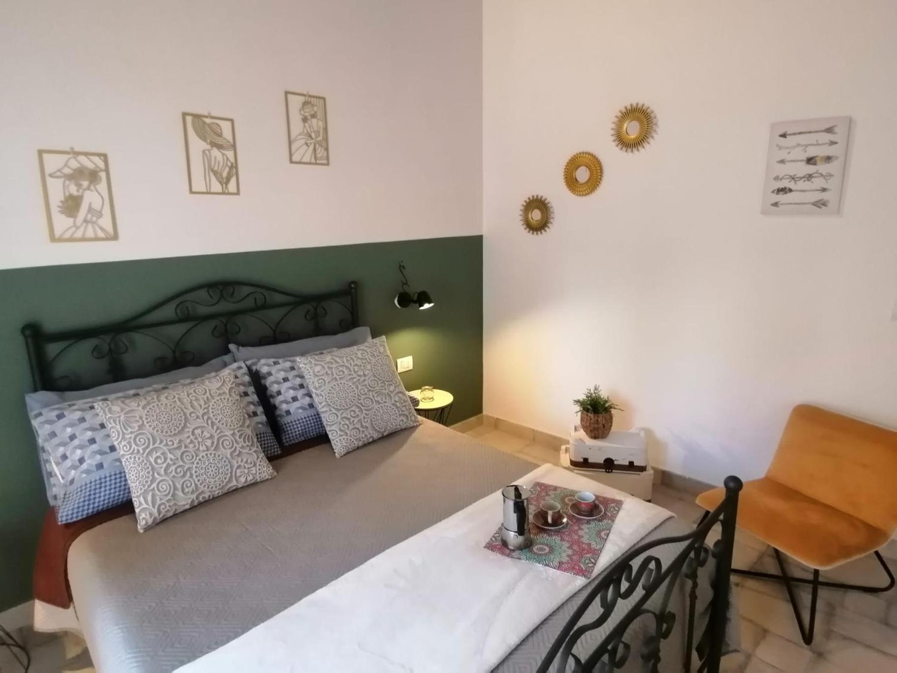 Il Vicoletto Sul Castello Appartement Napels Buitenkant foto
