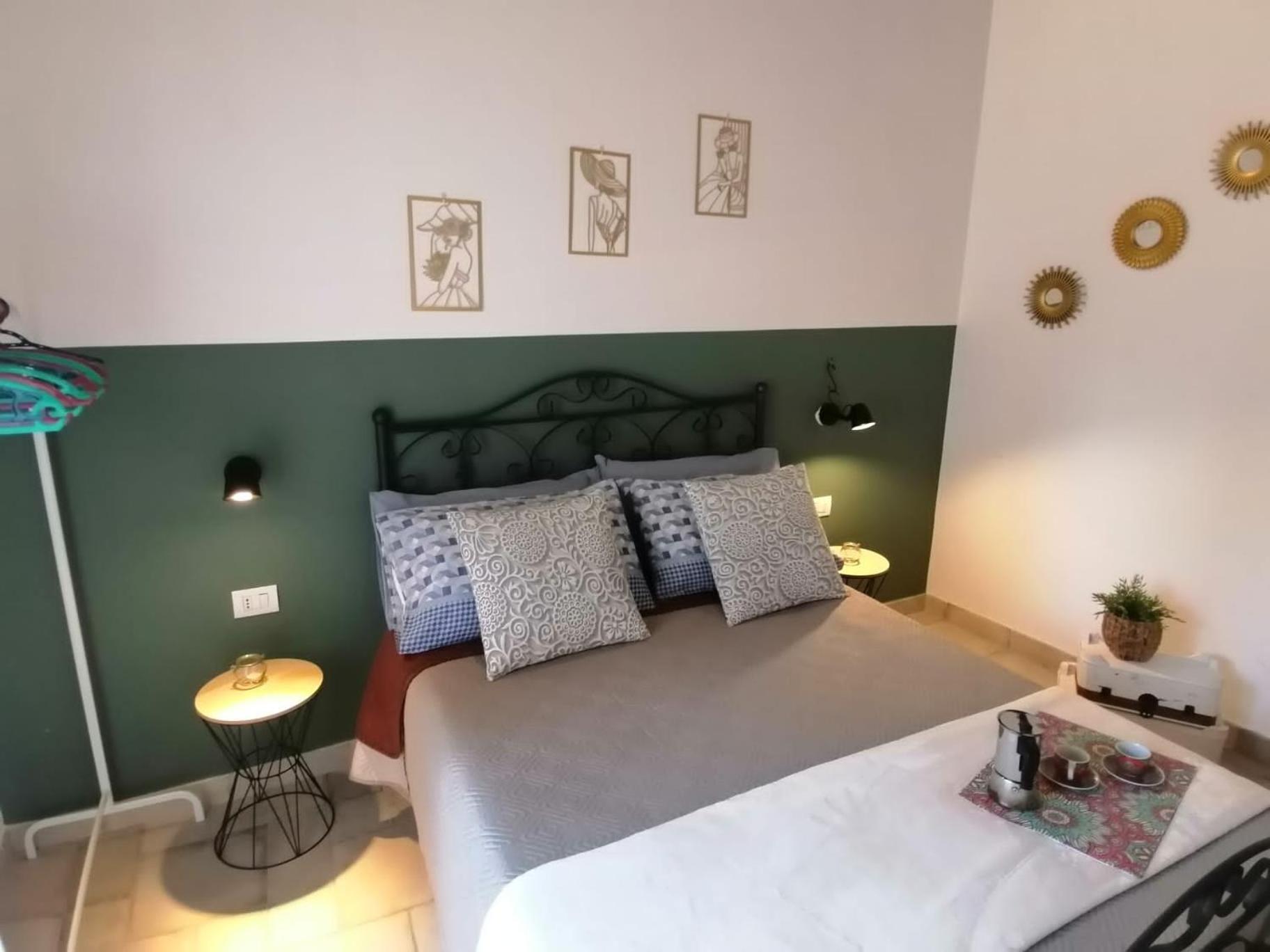 Il Vicoletto Sul Castello Appartement Napels Buitenkant foto
