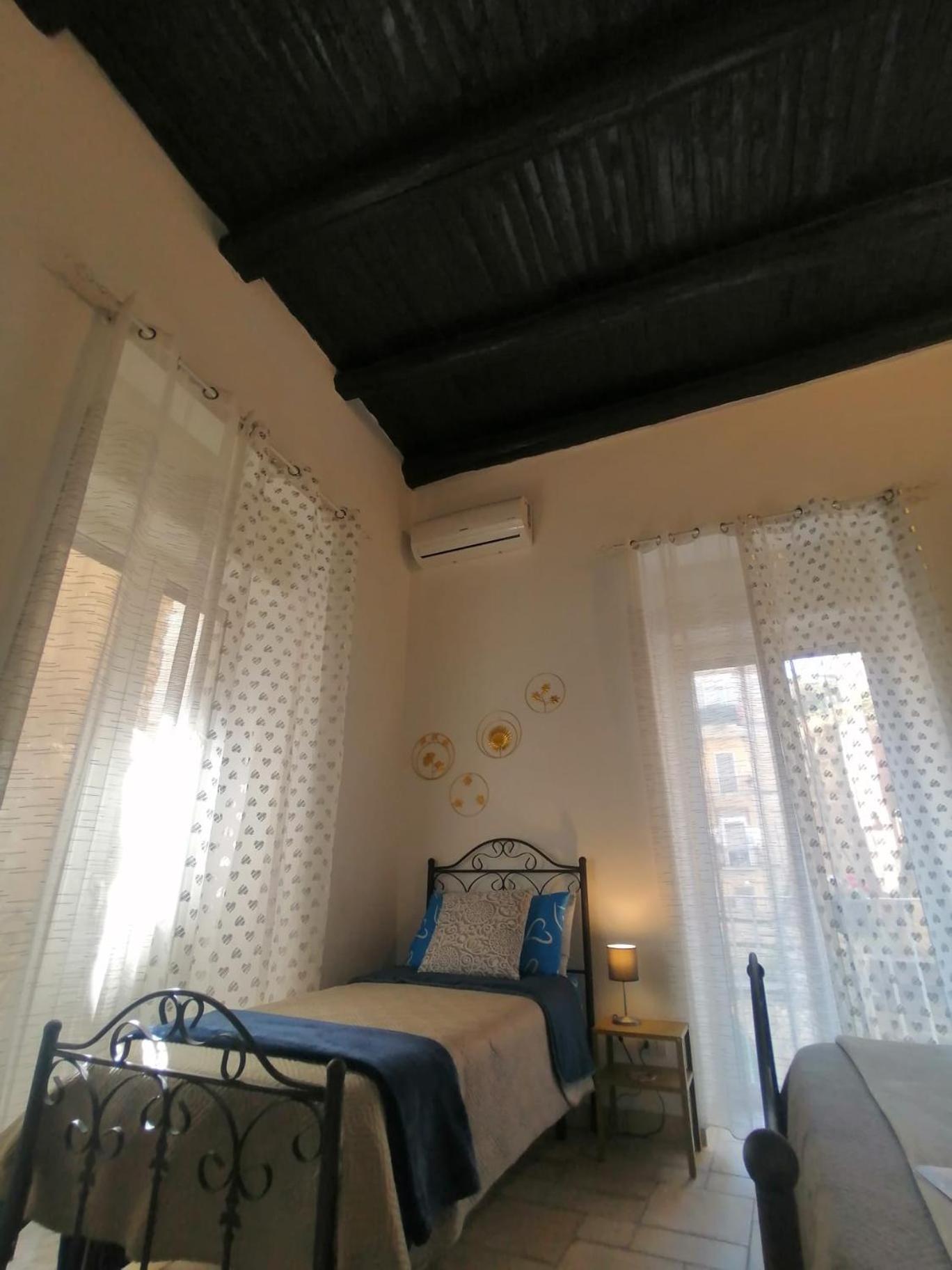 Il Vicoletto Sul Castello Appartement Napels Buitenkant foto