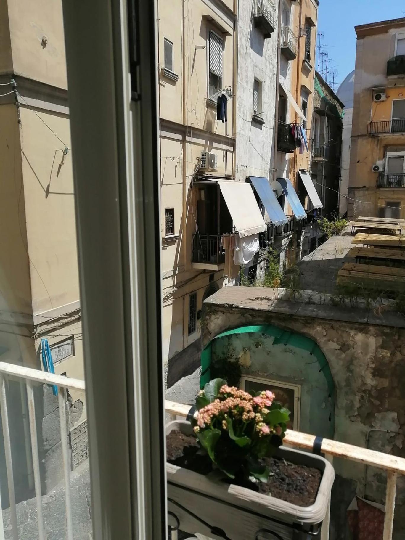 Il Vicoletto Sul Castello Appartement Napels Buitenkant foto
