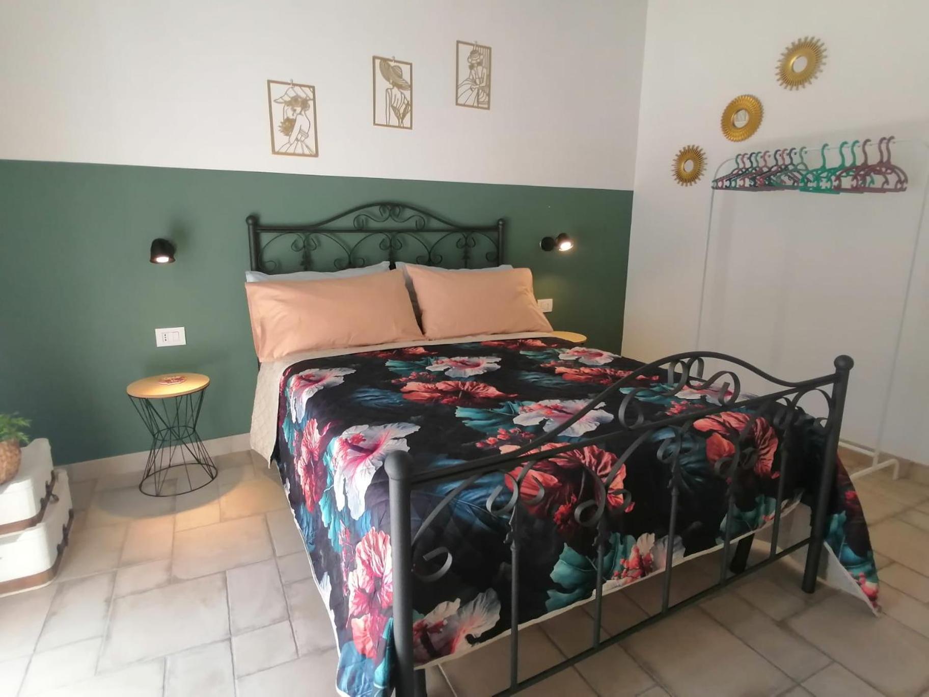 Il Vicoletto Sul Castello Appartement Napels Buitenkant foto