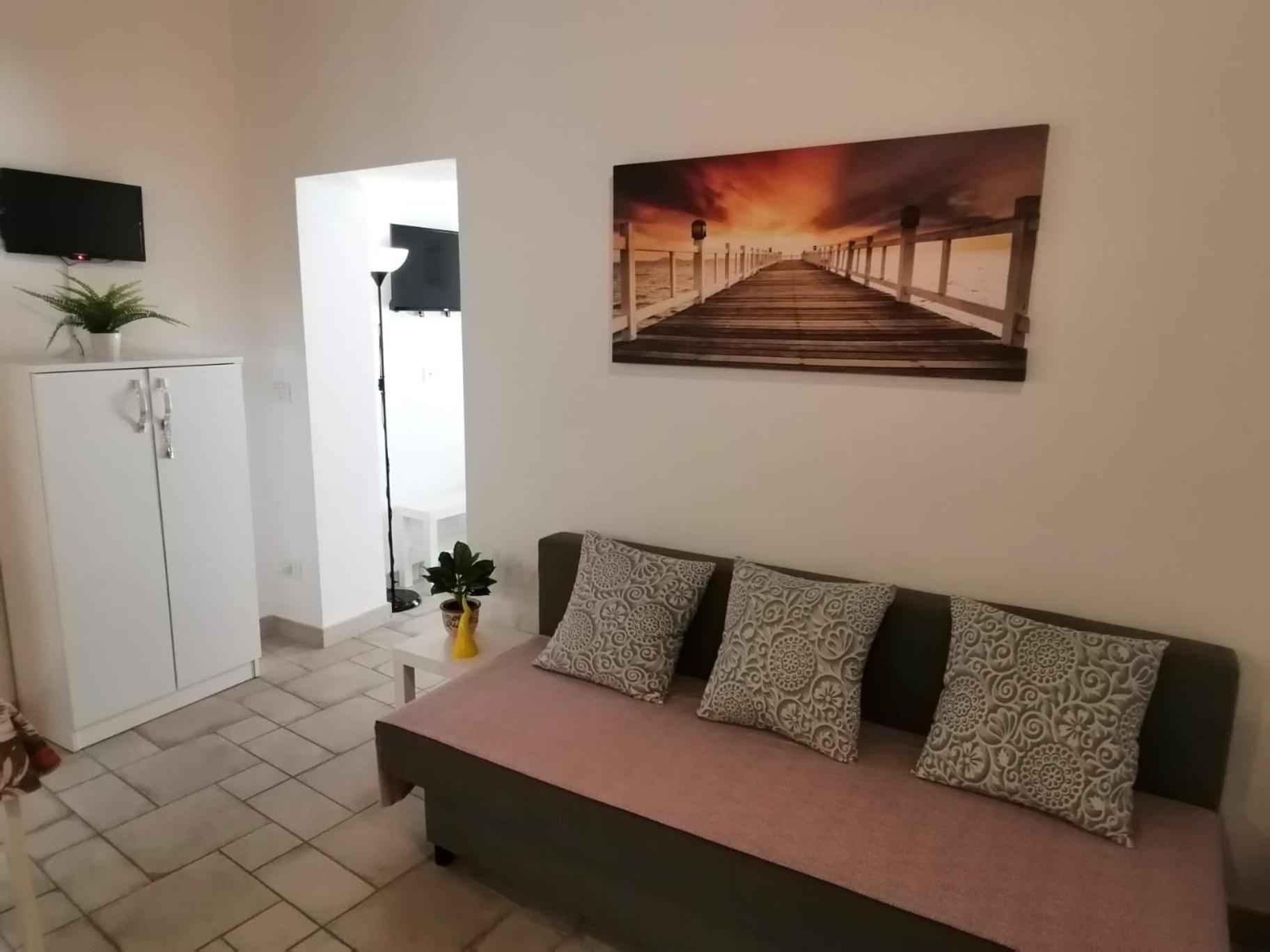 Il Vicoletto Sul Castello Appartement Napels Buitenkant foto