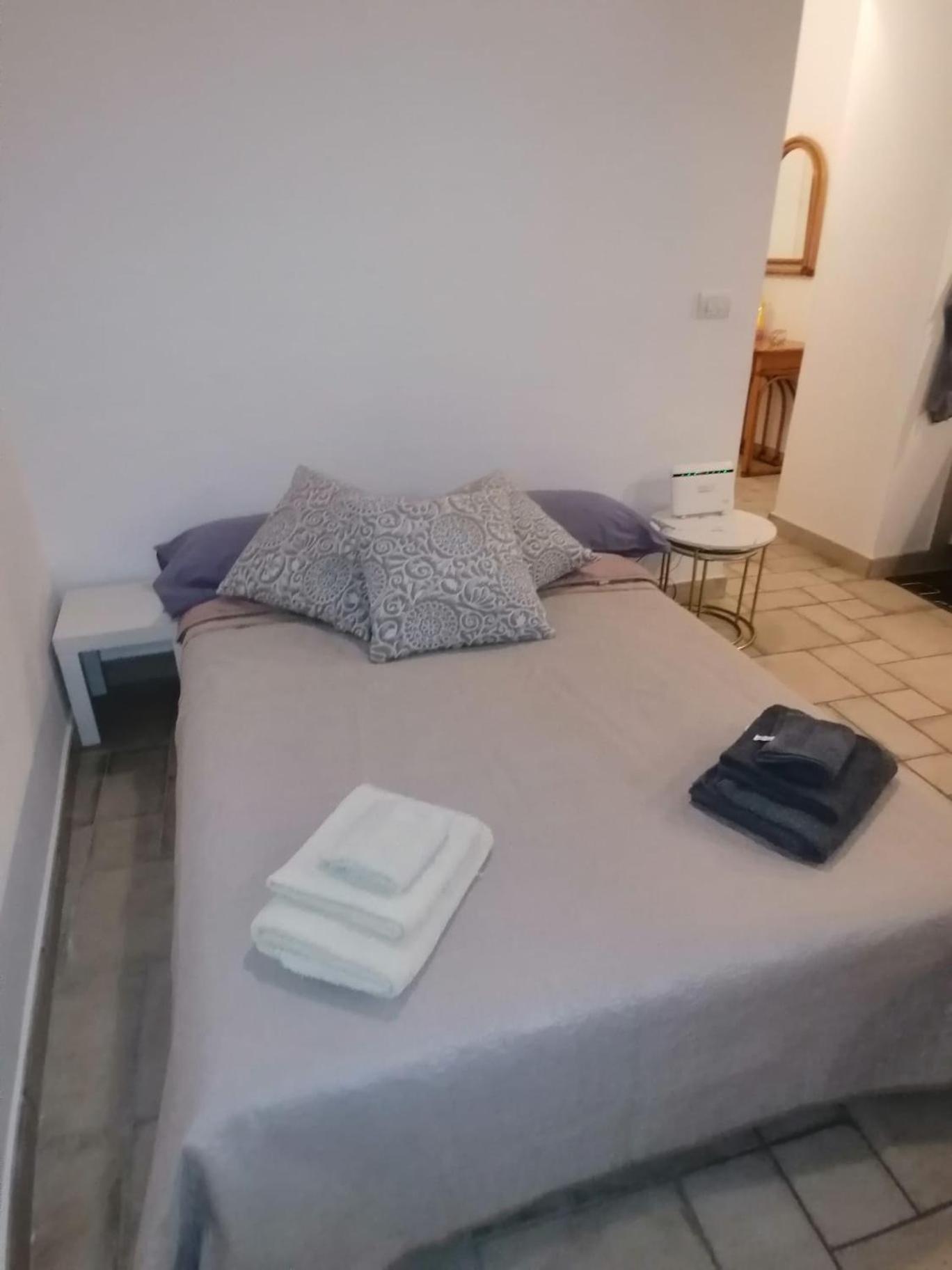 Il Vicoletto Sul Castello Appartement Napels Buitenkant foto