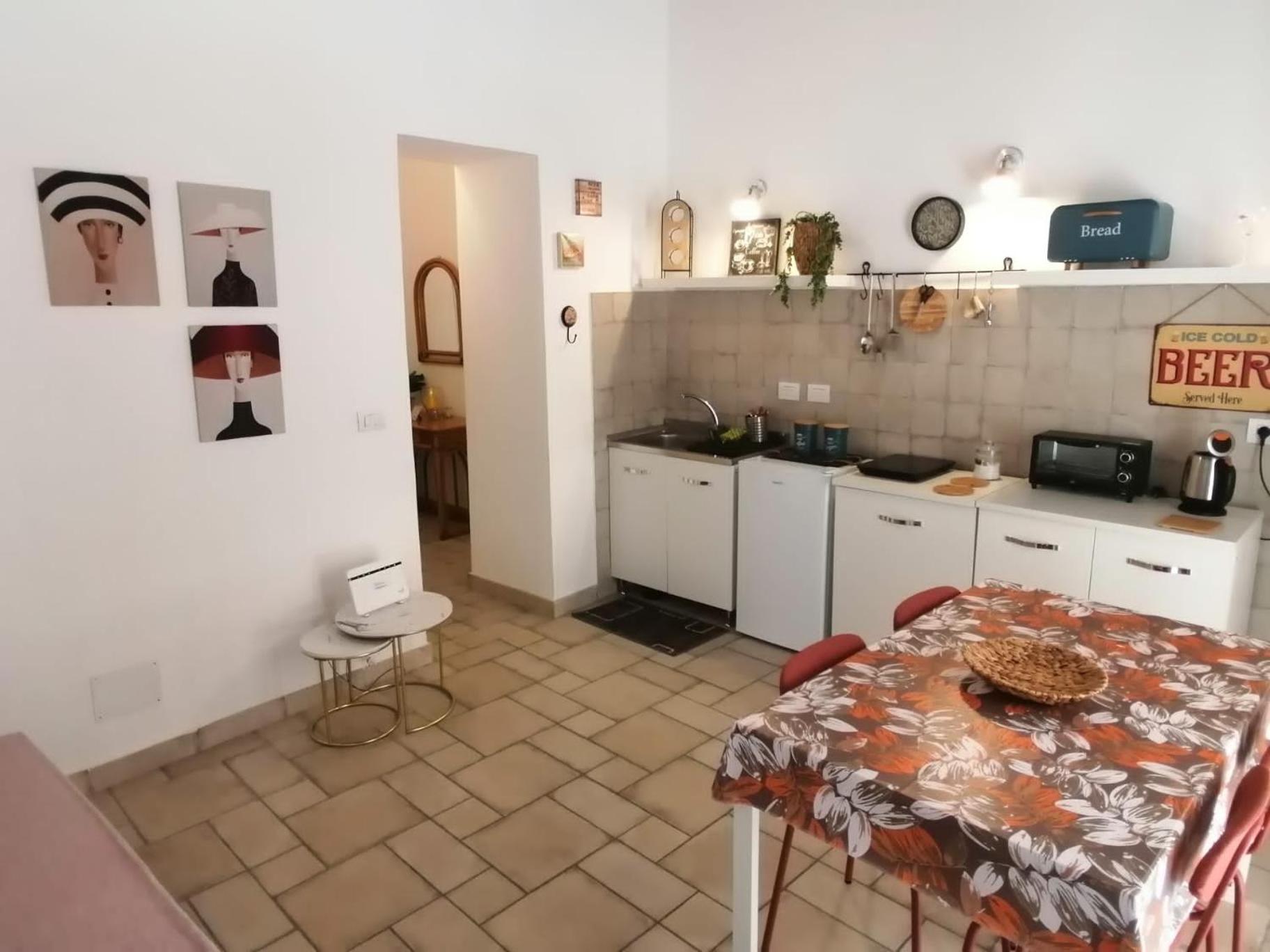Il Vicoletto Sul Castello Appartement Napels Buitenkant foto
